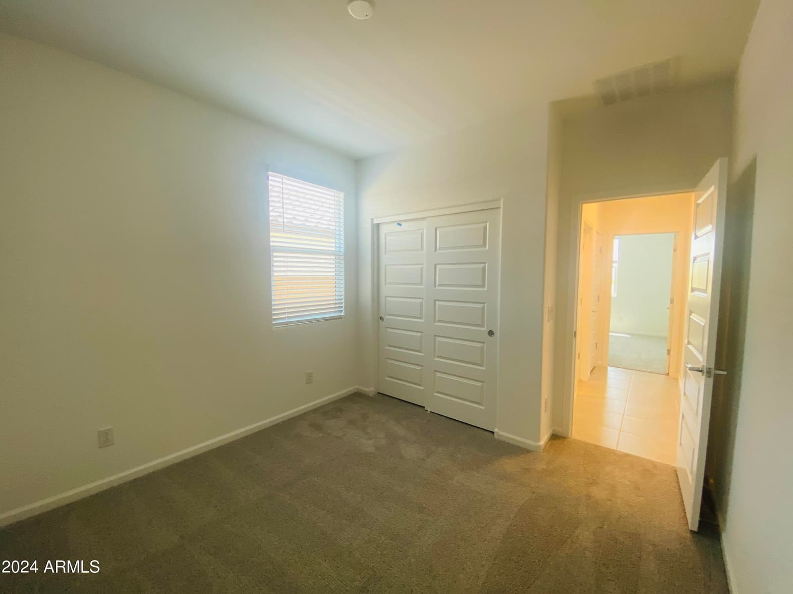 5531 S 23RD Drive, Phoenix, AZ 85041 — photo 6 of 18