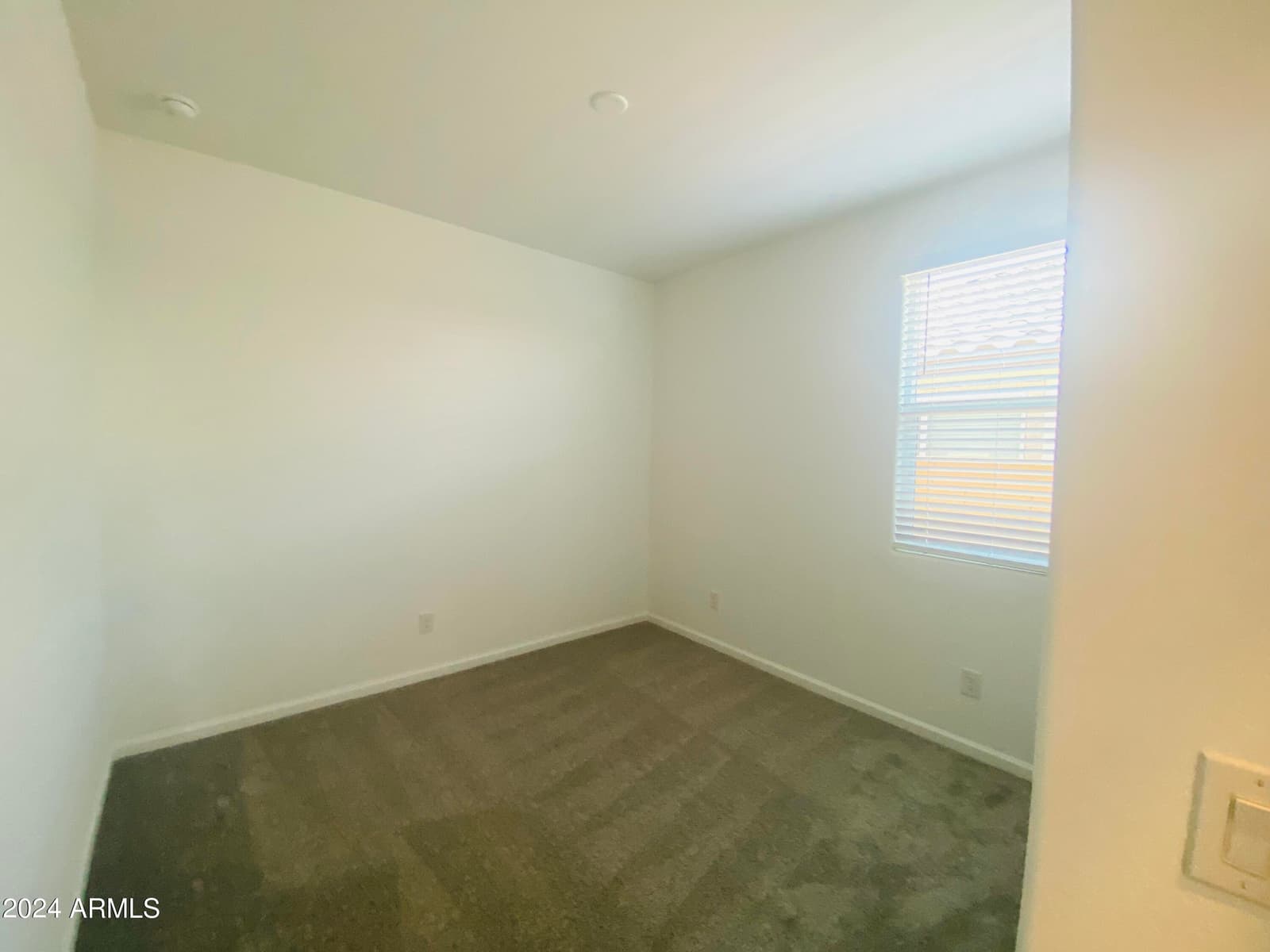 5531 S 23RD Drive, Phoenix, AZ 85041 — photo 7 of 18
