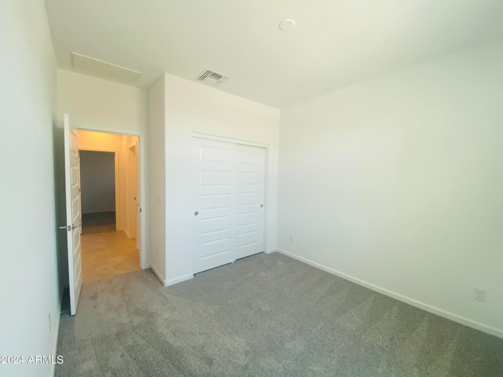 5531 S 23RD Drive, Phoenix, AZ 85041 — photo 10 of 18