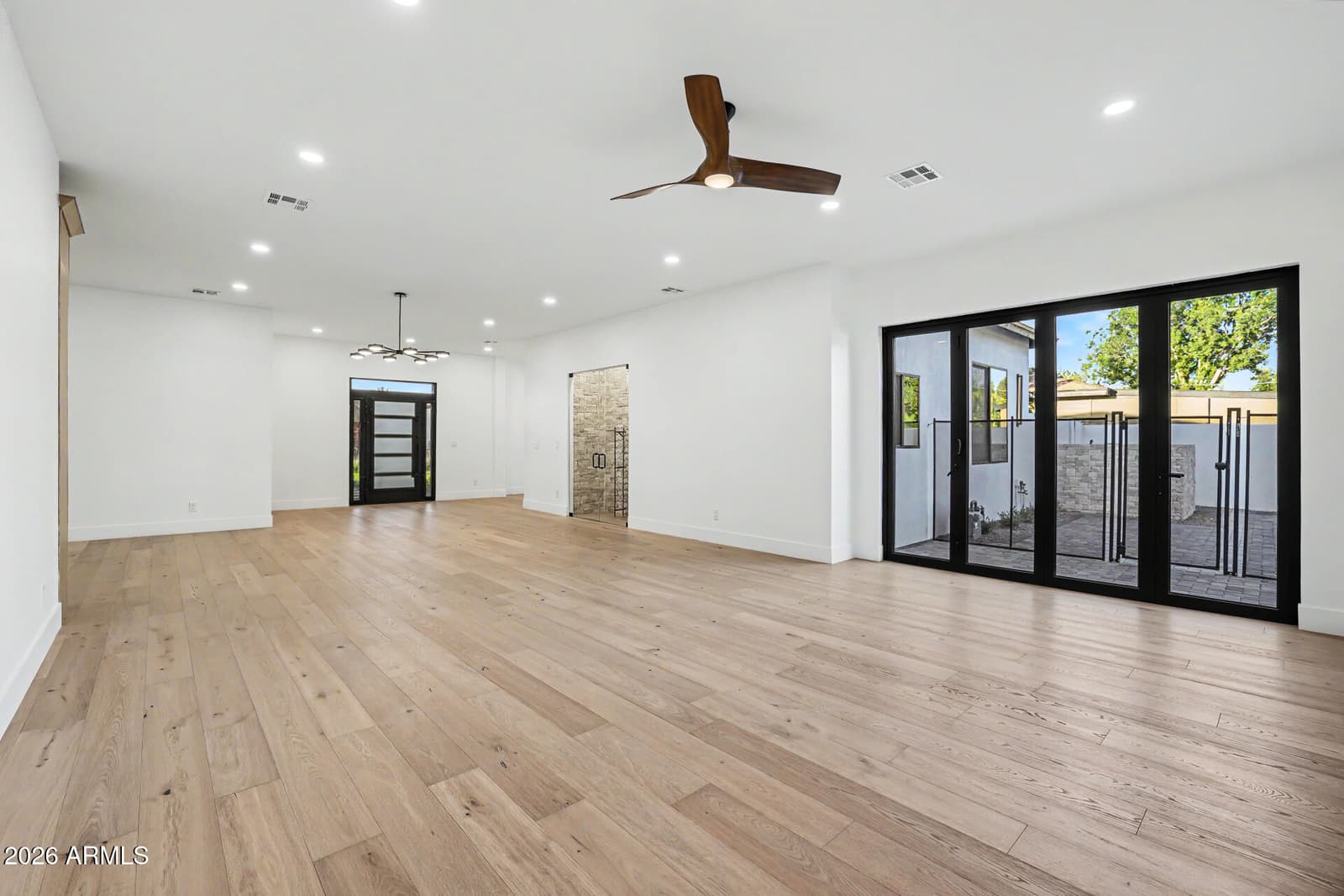 4107 E AVALON Drive, Phoenix, AZ 85018 — photo 14 of 64