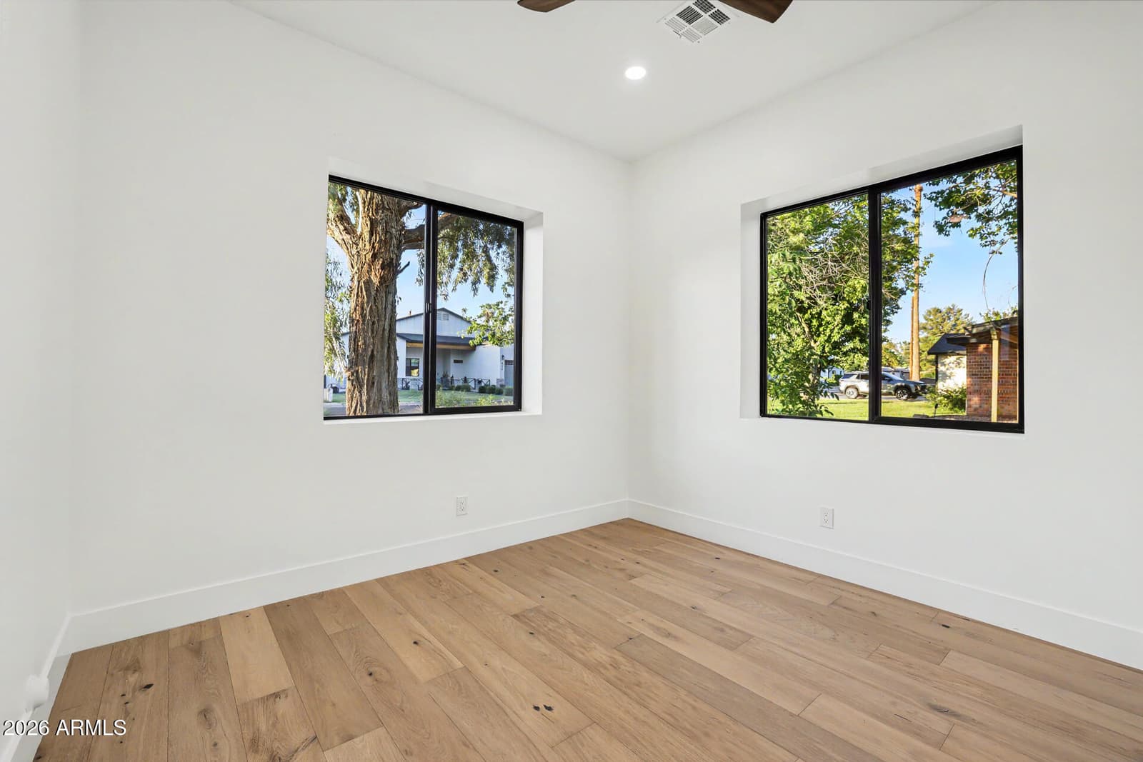 4107 E AVALON Drive, Phoenix, AZ 85018 — photo 35 of 64