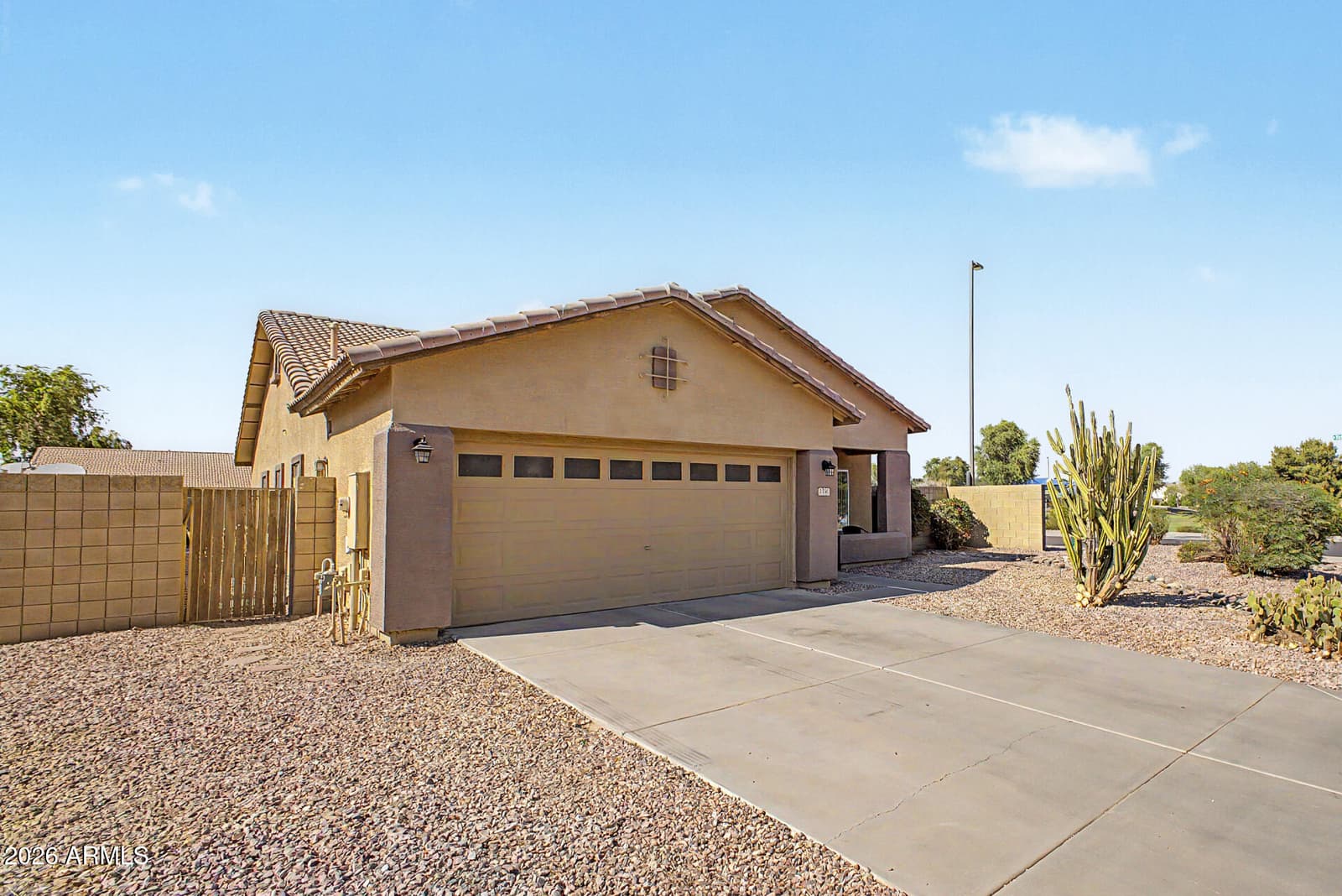 3742 E SANDY Way, Gilbert, AZ 85297 — photo 4 of 45