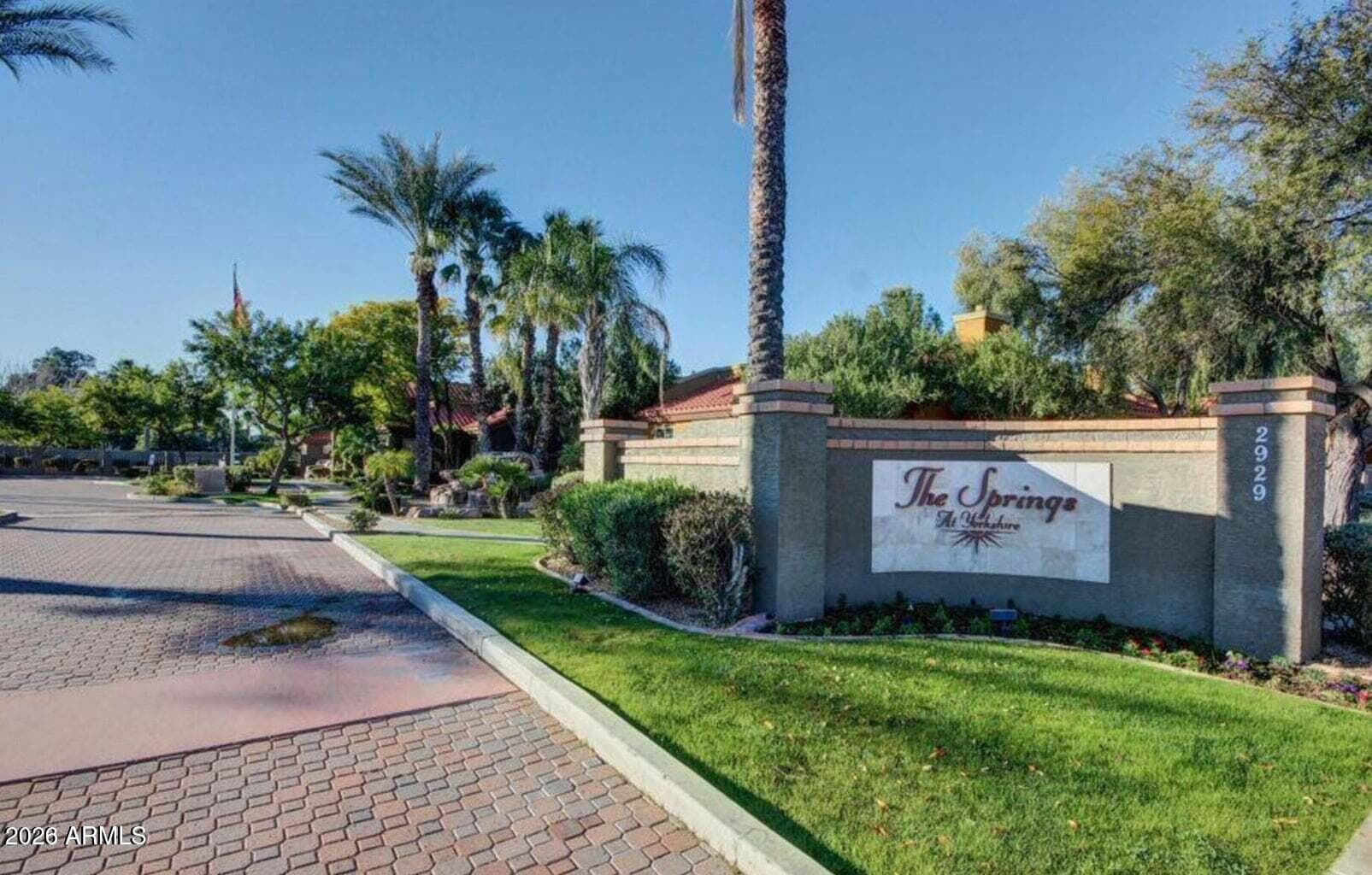 2929 W YORKSHIRE Drive 1025, Phoenix, AZ 85027 — photo 2 of 11