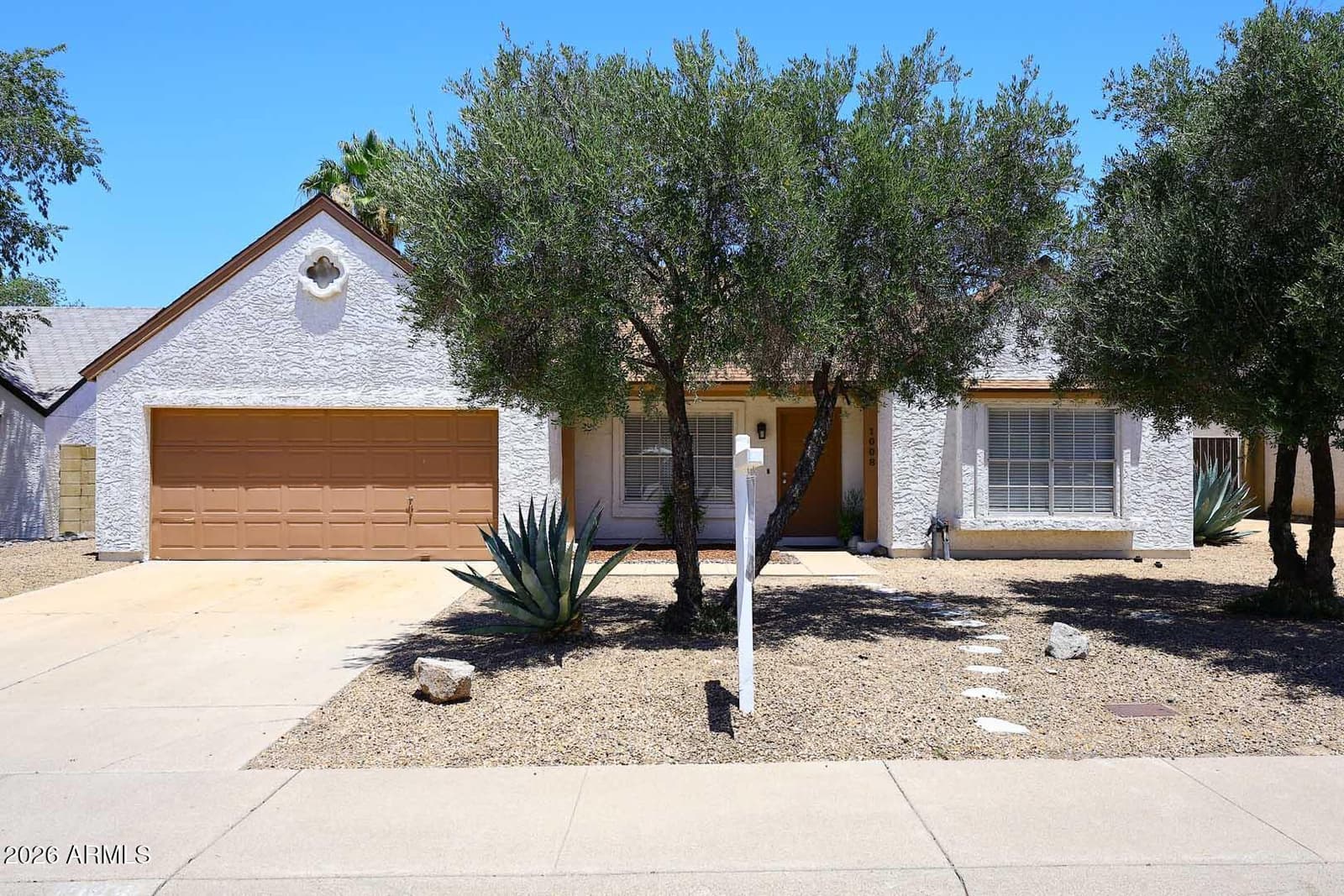 1008 E ORAIBI Drive, Phoenix, AZ 85024 — photo 1 of 22