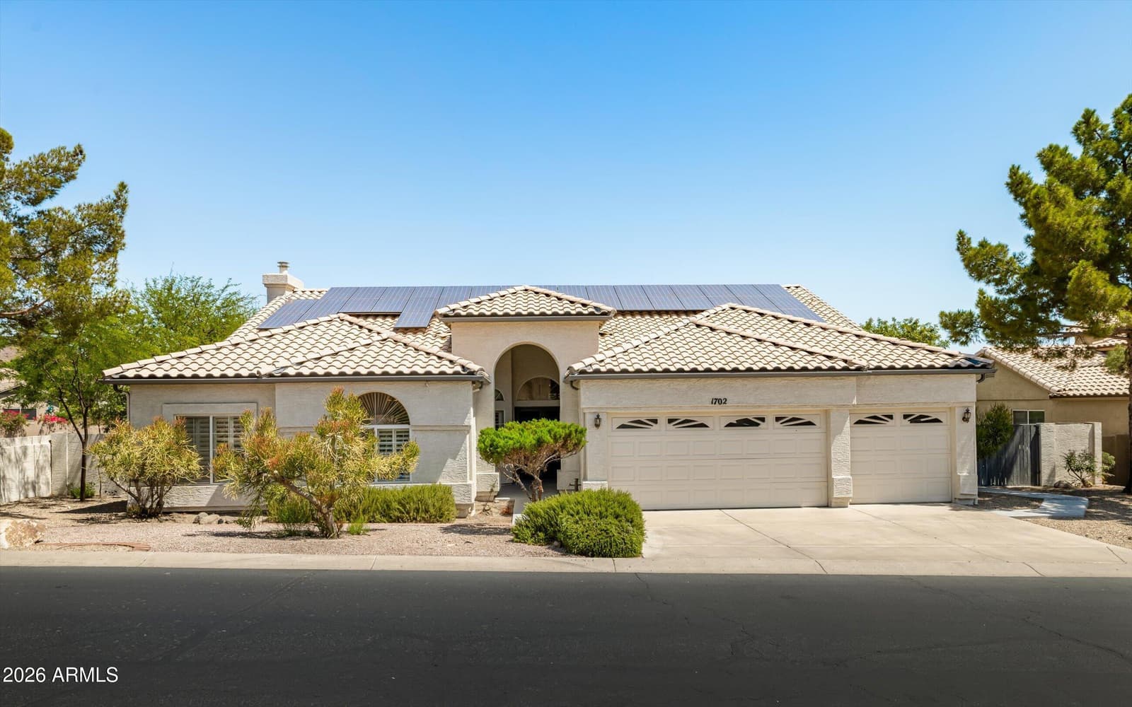 1702 E Sheena Drive, Phoenix, AZ 85022 — photo 2 of 37