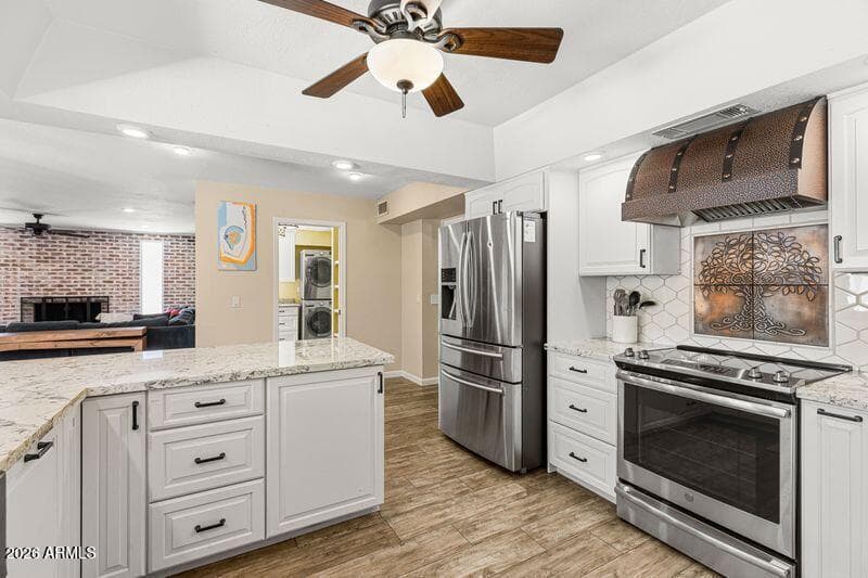 2118 E PEBBLE BEACH Drive, Tempe, AZ 85282 — photo 7 of 35
