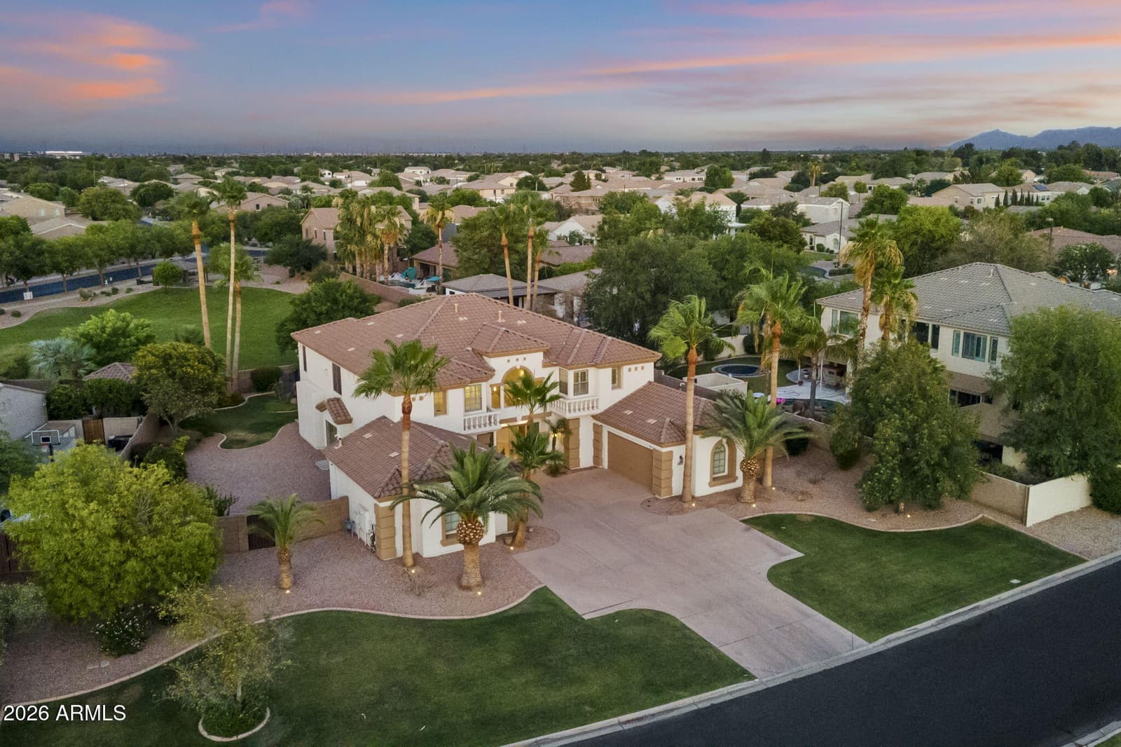 2517 S CONSTELLATION Way, Gilbert, AZ 85295 — photo 4 of 101