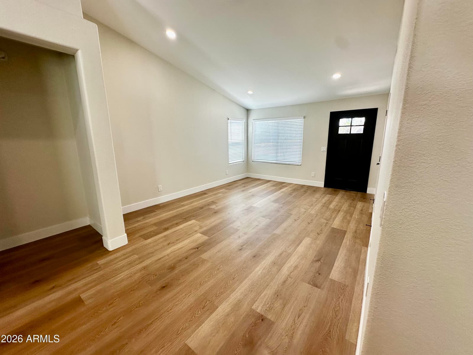 7352 W VIA DEL SOL Drive, Glendale, AZ 85310 — photo 4 of 50