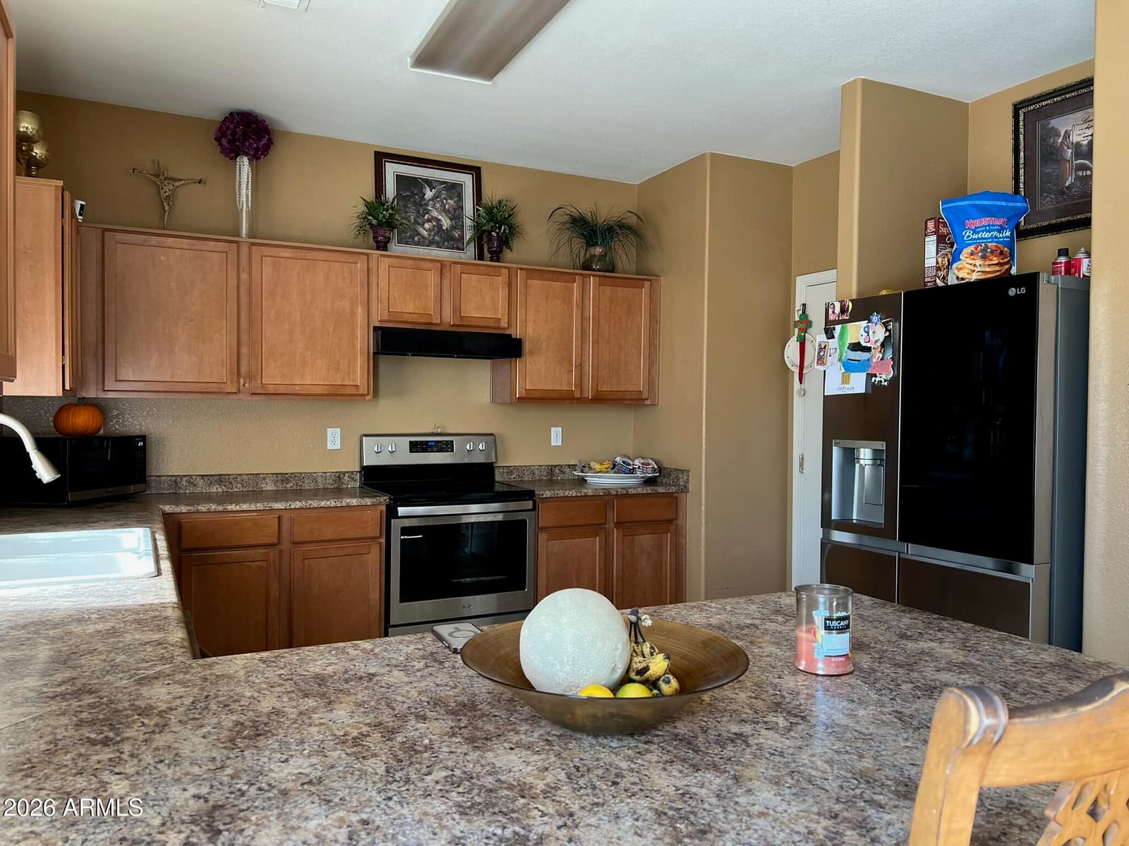 815 W Bowker Street, Phoenix, AZ 85041 — photo 4 of 30