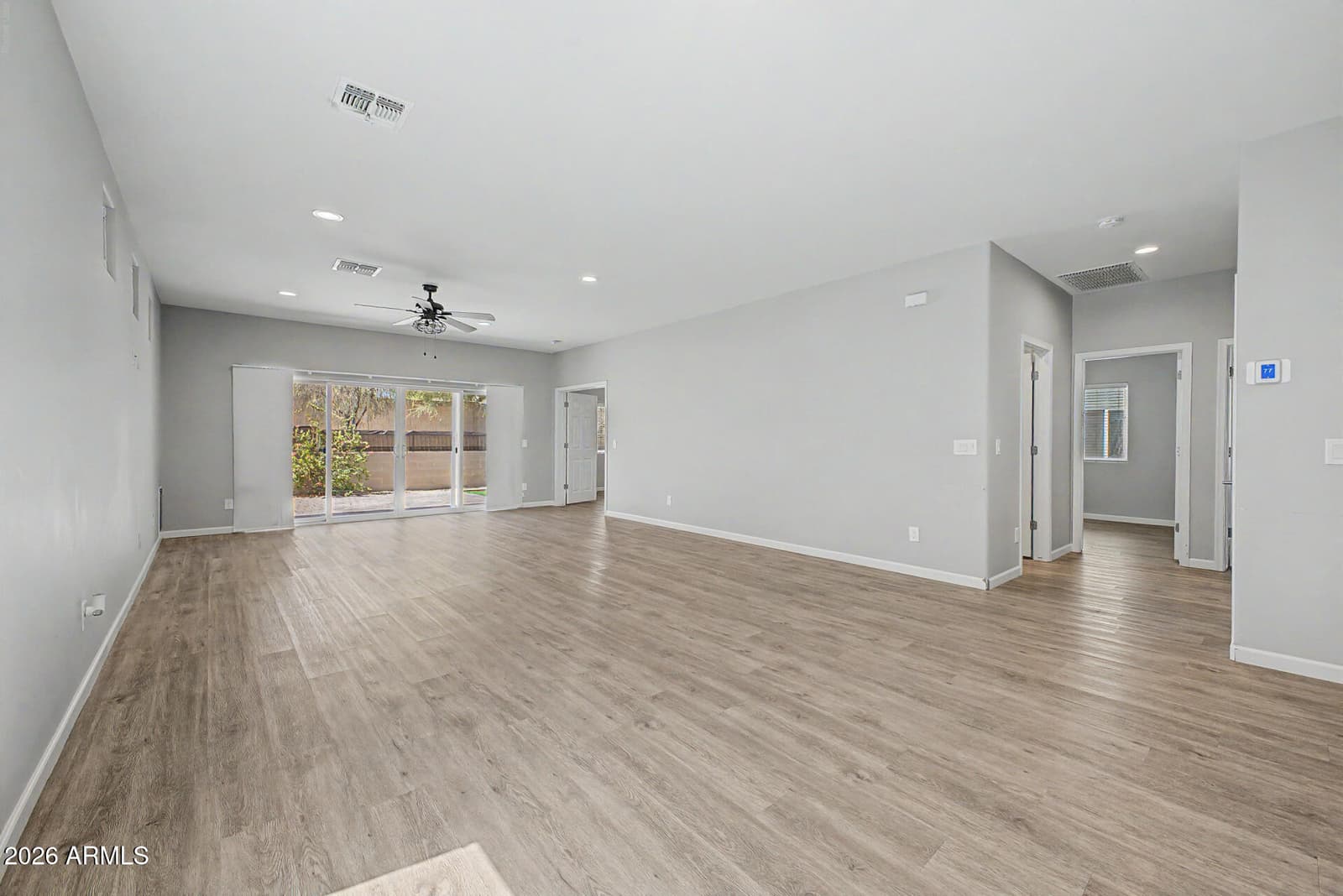 533 W HARWELL Road, Phoenix, AZ 85041 — photo 6 of 36