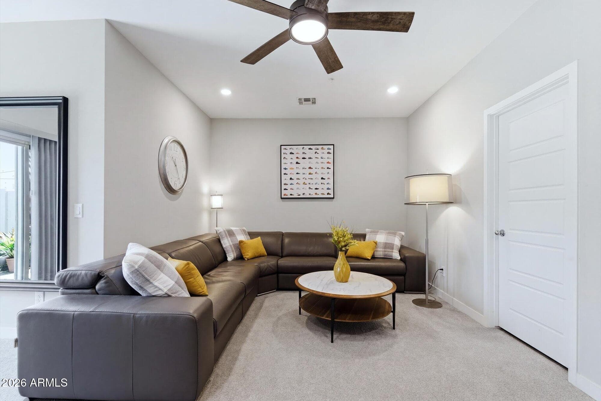 2279 W LAURIE Lane, Phoenix, AZ 85021 — photo 6 of 32