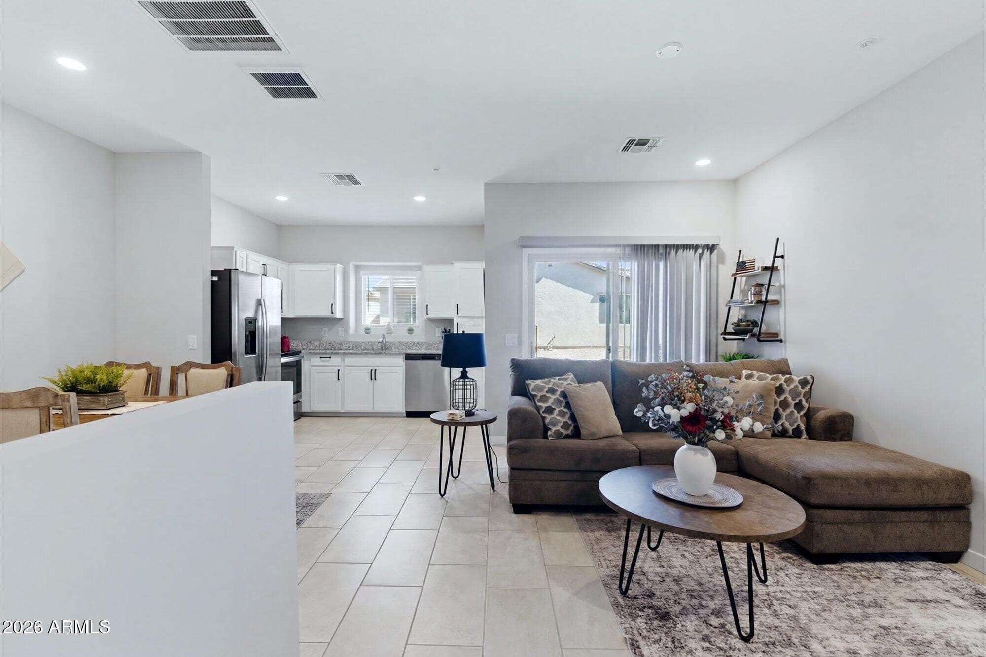 2279 W LAURIE Lane, Phoenix, AZ 85021 — photo 13 of 32