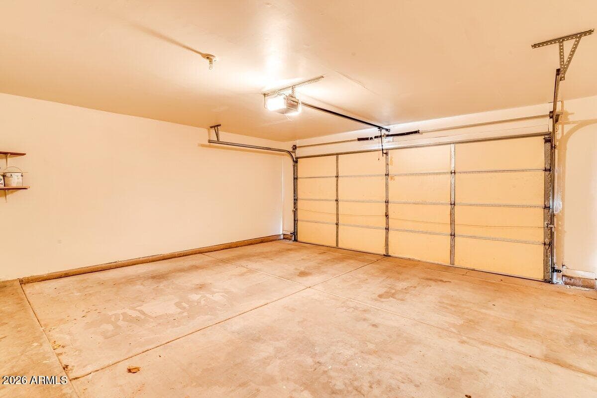 2930 S SUN CREST Drive, Sierra Vista, AZ 85650 — photo 8 of 39