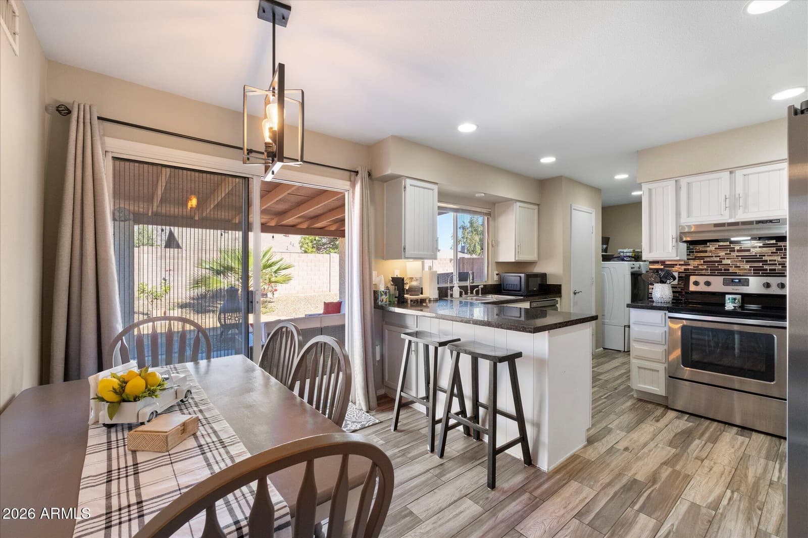 10610 S 42ND Place, Phoenix, AZ 85044 — photo 5 of 29