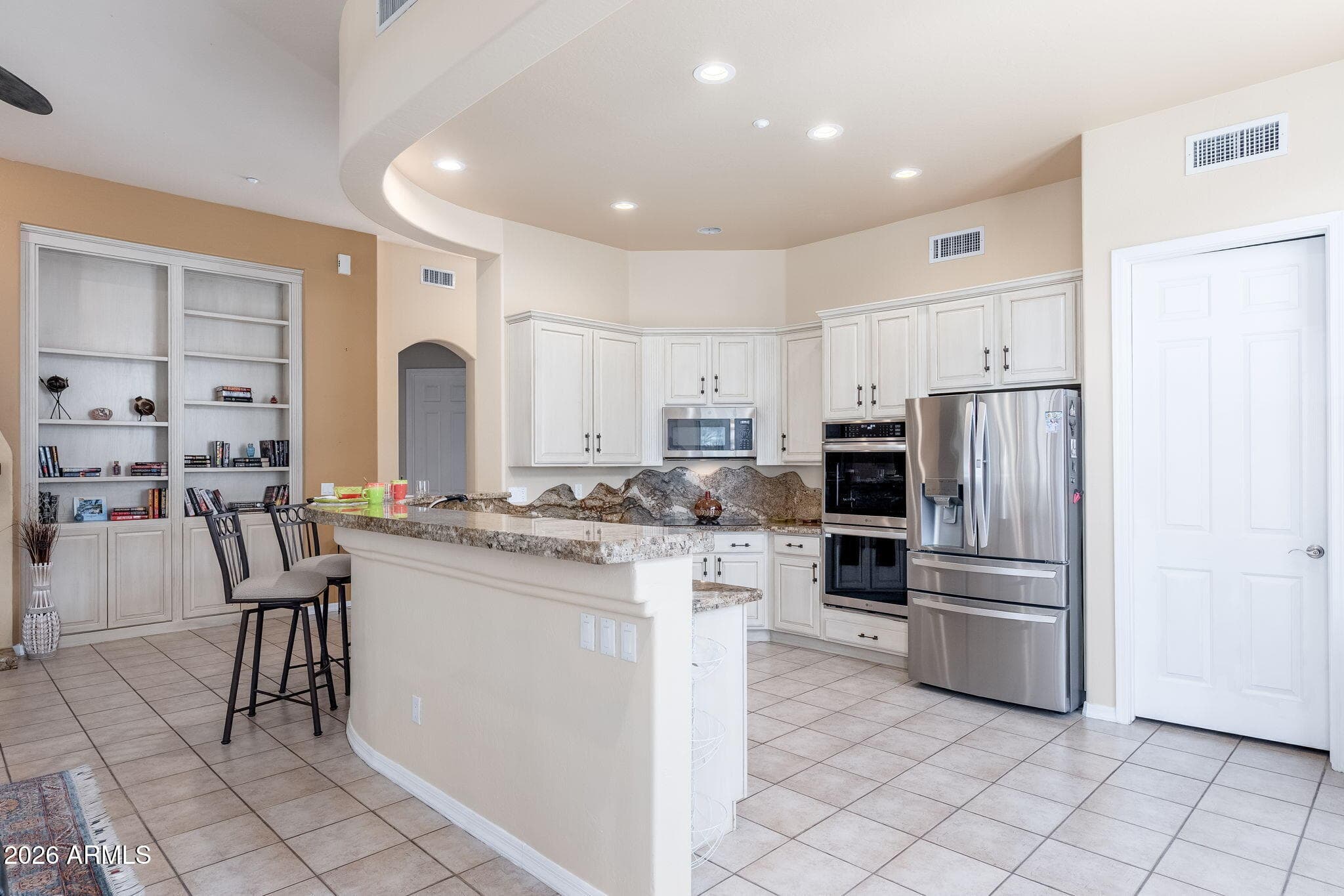 15618 E CACTUS Drive, Fountain Hills, AZ 85268 — photo 12 of 66