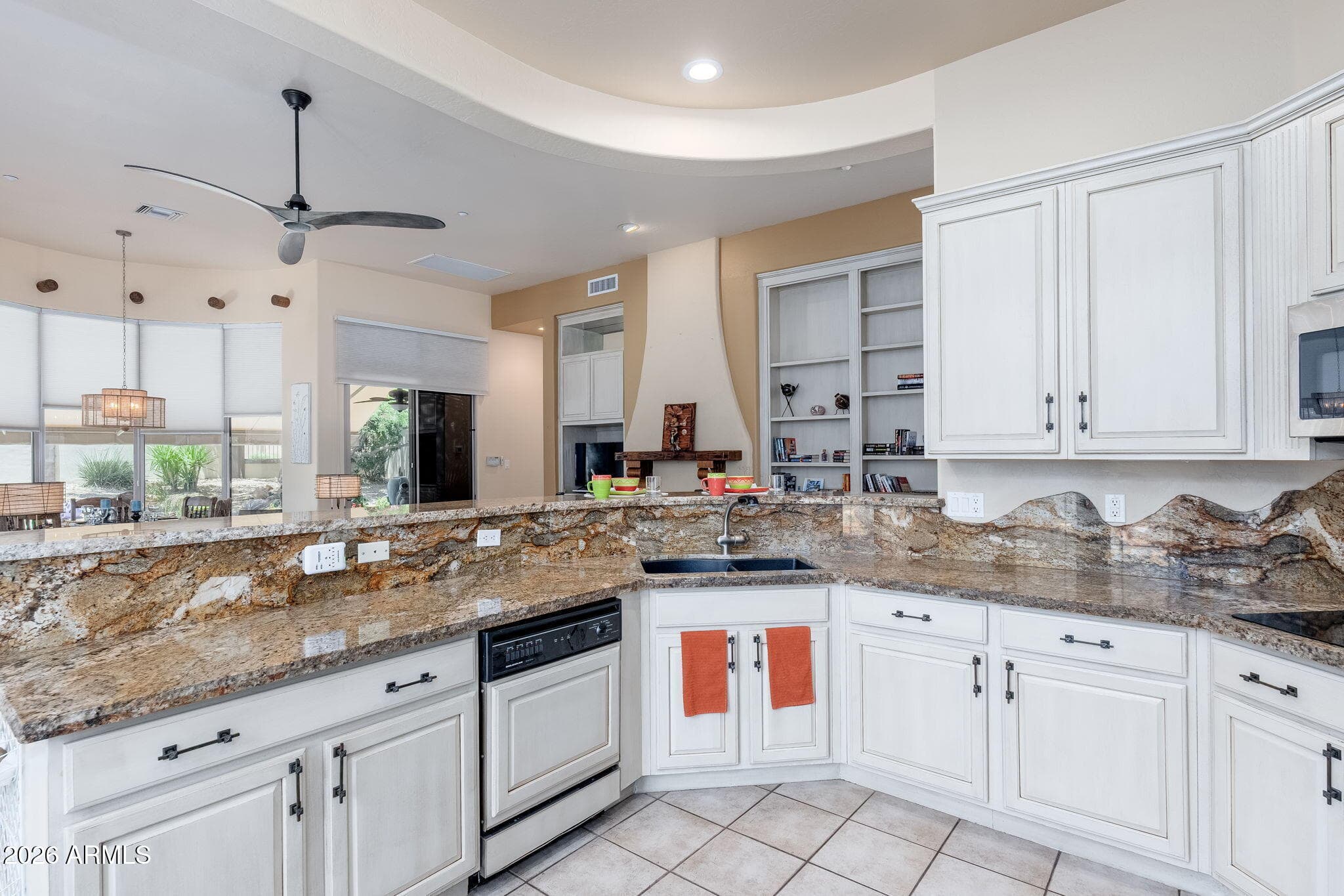 15618 E CACTUS Drive, Fountain Hills, AZ 85268 — photo 16 of 66