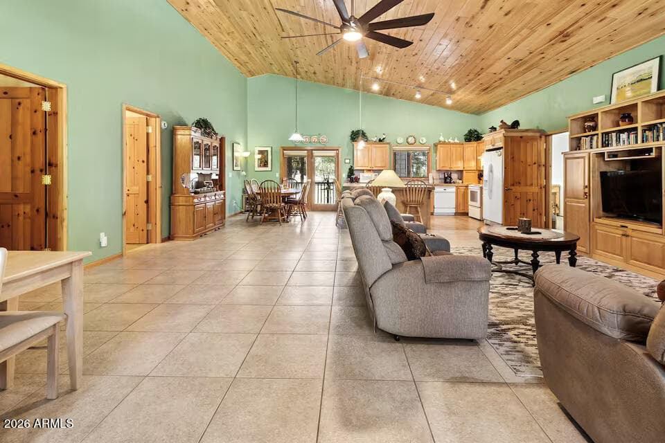 3361 COUNTRY CLUB Drive, Show Low, AZ 85901 — photo 4 of 38