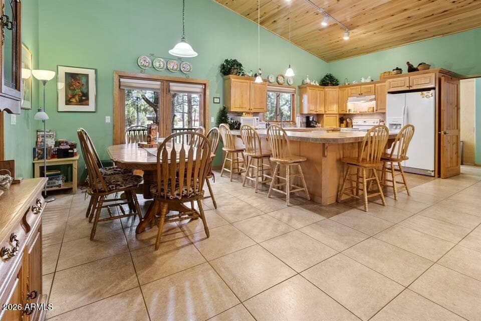 3361 COUNTRY CLUB Drive, Show Low, AZ 85901 — photo 10 of 38