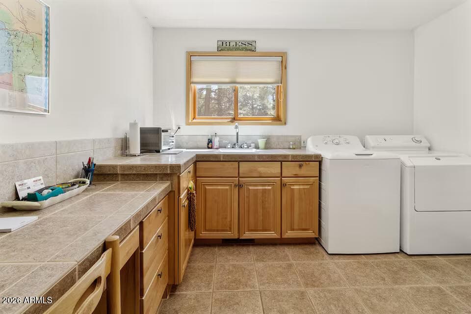 3361 COUNTRY CLUB Drive, Show Low, AZ 85901 — photo 16 of 38