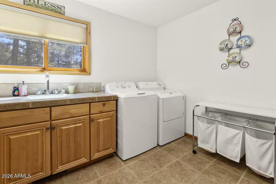 3361 COUNTRY CLUB Drive, Show Low, AZ 85901 — photo 17 of 38