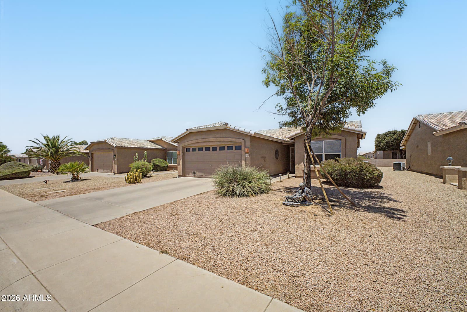 1462 E TORREY PINES Lane, Chandler, AZ 85249 — photo 2 of 24