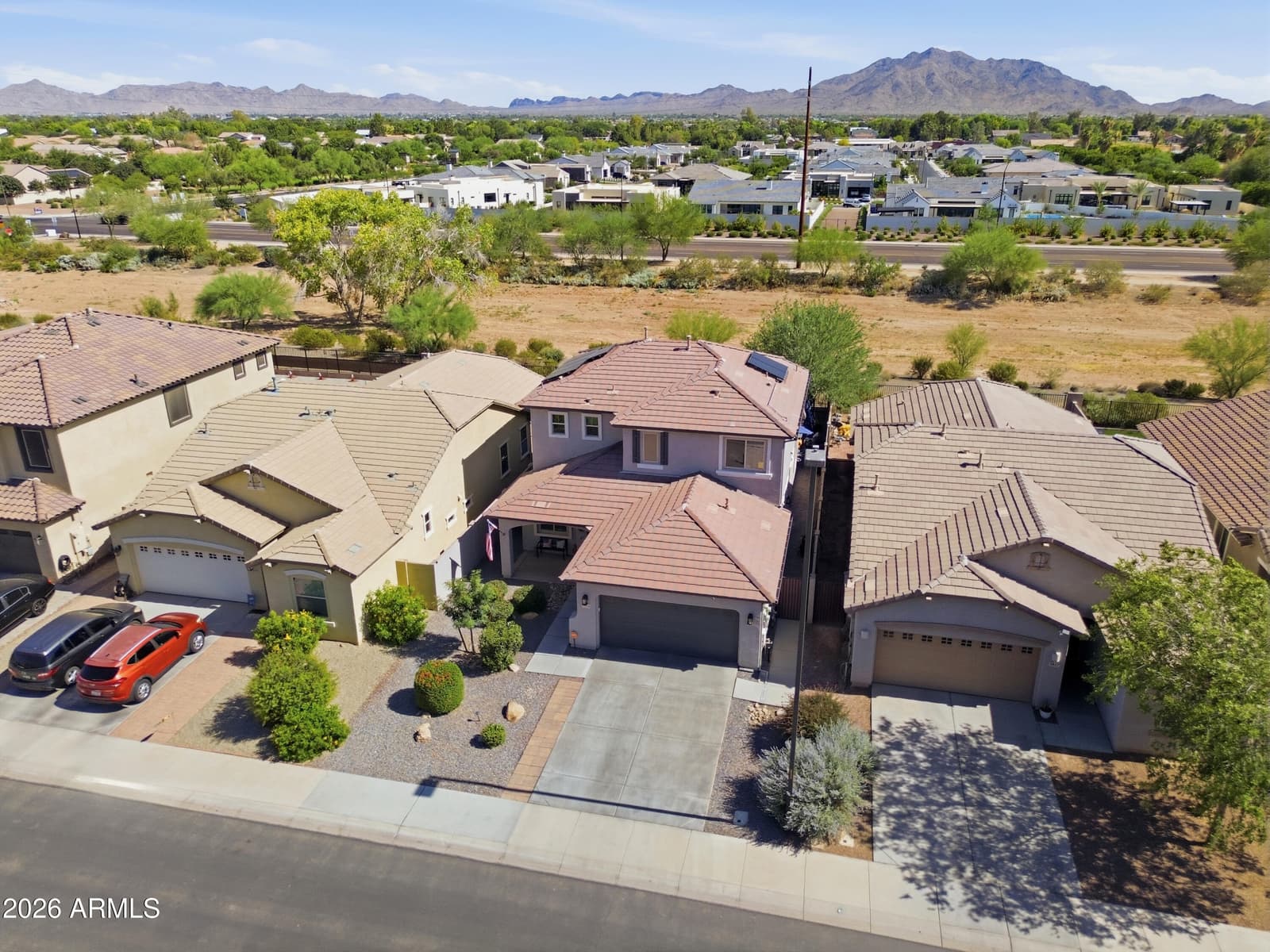 3935 E BLUE SPRUCE Lane, Gilbert, AZ 85298 — photo 4 of 48
