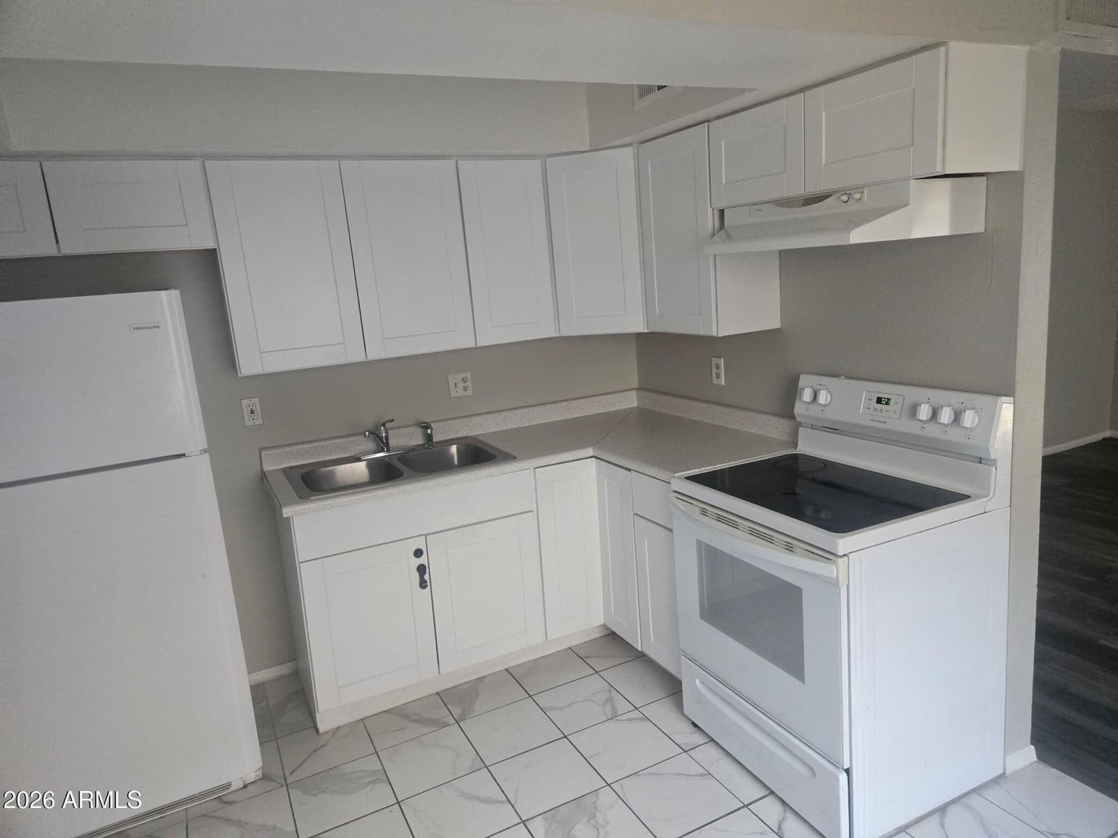 9222 N 35th Avenue 14, Phoenix, AZ 85051 — photo 4 of 10