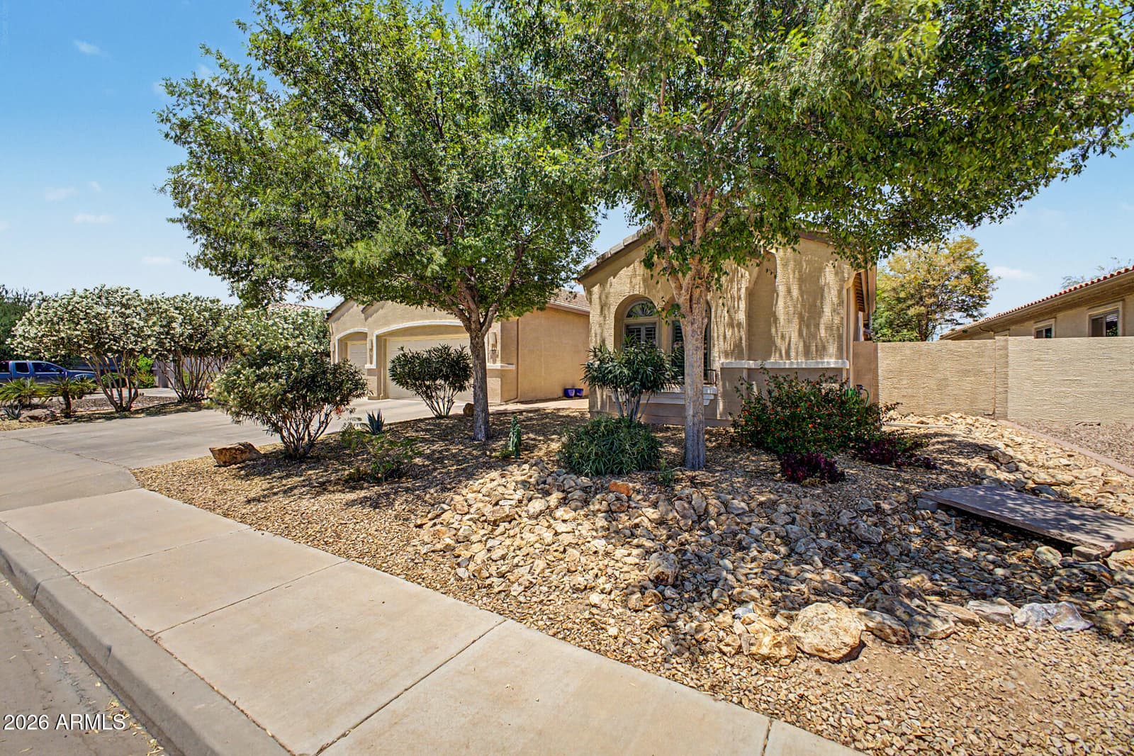 2770 E BUENA VISTA Drive, Chandler, AZ 85249 — photo 2 of 40
