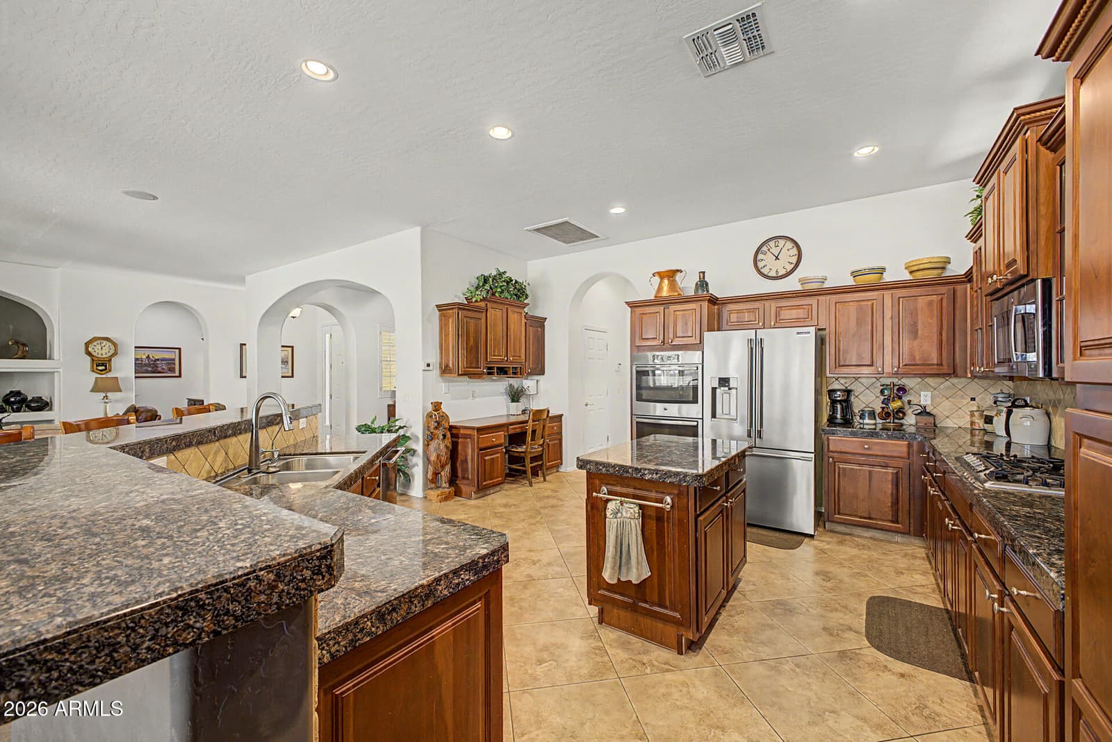 2770 E BUENA VISTA Drive, Chandler, AZ 85249 — photo 14 of 40