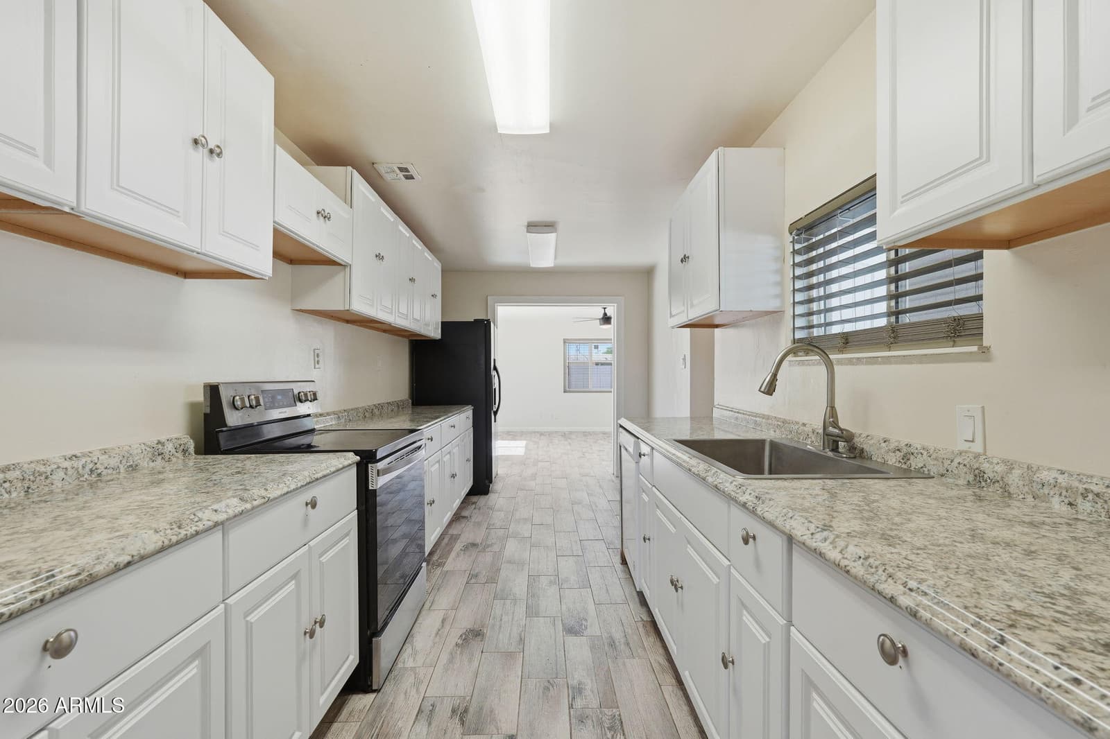 209 E MCMURRAY Boulevard, Casa Grande, AZ 85122 — photo 13 of 35