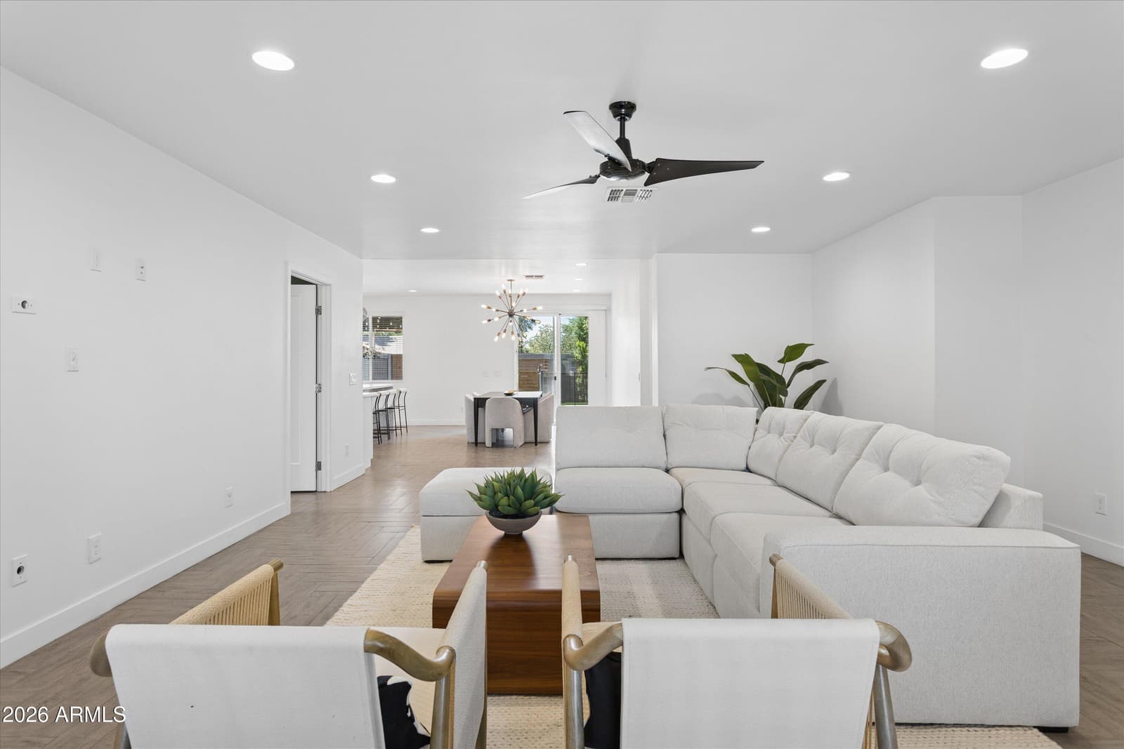 1841 E MONTECITO Avenue, Phoenix, AZ 85016 — photo 5 of 33