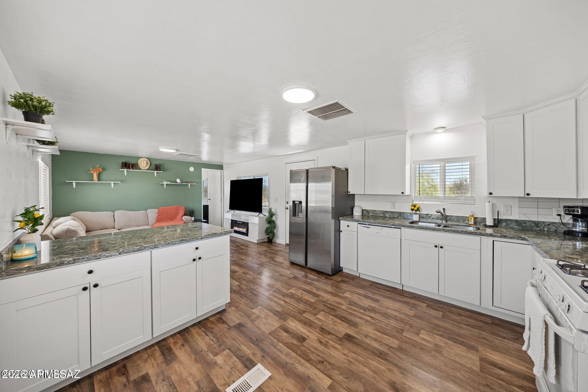 13140 W EL LOBO Road, Tucson, AZ 85743 — photo 13 of 31