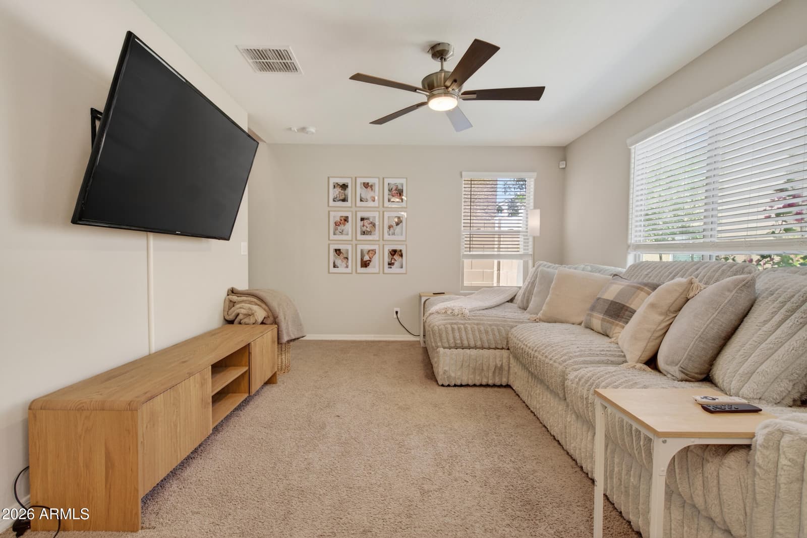 8224 W ALBENIZ Place, Phoenix, AZ 85043 — photo 4 of 37
