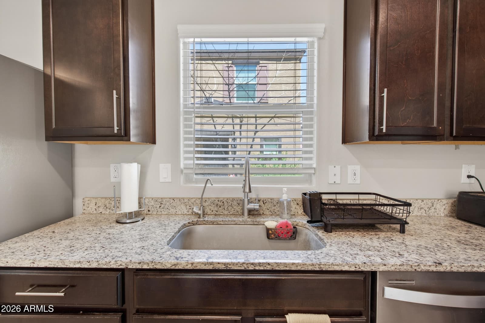 8224 W ALBENIZ Place, Phoenix, AZ 85043 — photo 11 of 37