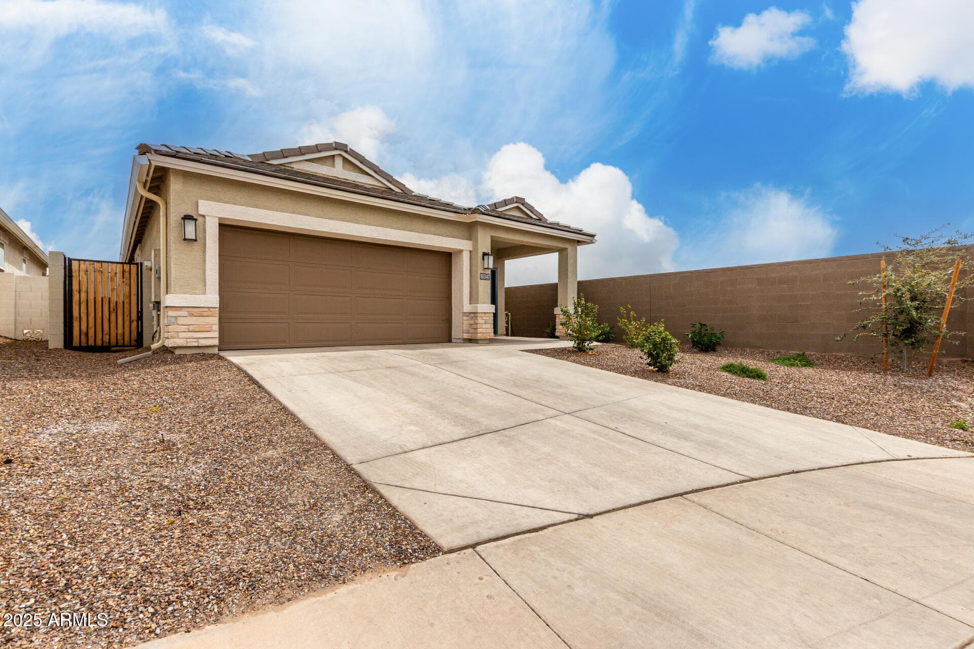 10347 S Saguaro Drive, Apache Junction, AZ 85120 — photo 4 of 35