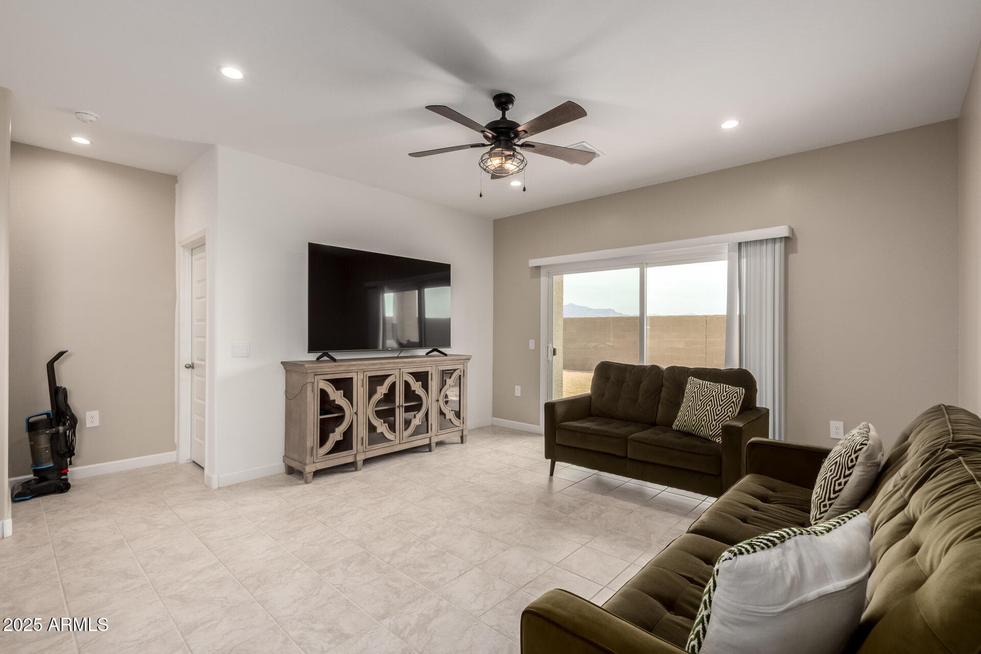 10347 S Saguaro Drive, Apache Junction, AZ 85120 — photo 9 of 35