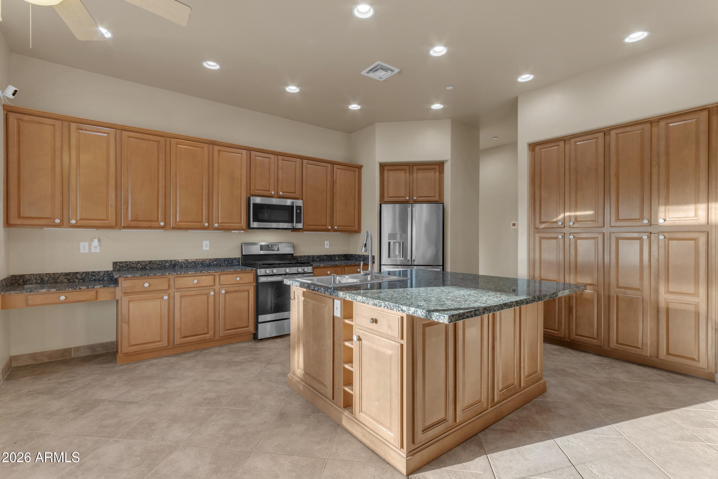 5208 N 180TH Lane, Litchfield Park, AZ 85340 — photo 11 of 41
