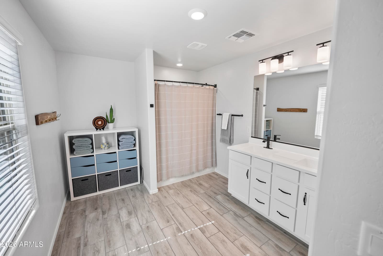 654 E BUCKINGHAM Avenue, Gilbert, AZ 85297 — photo 14 of 24