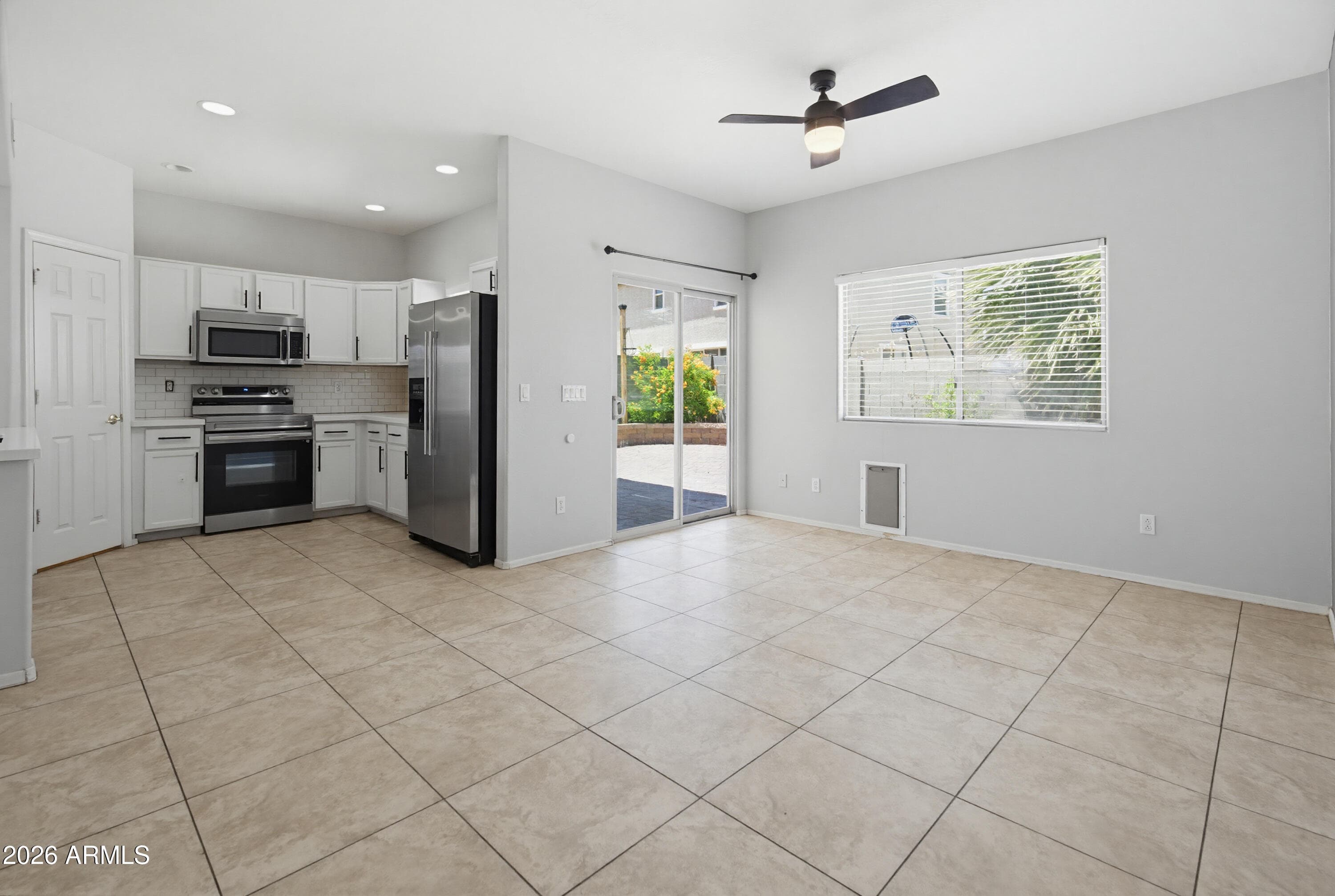 7308 S 13TH Way, Phoenix, AZ 85042 — photo 15 of 39