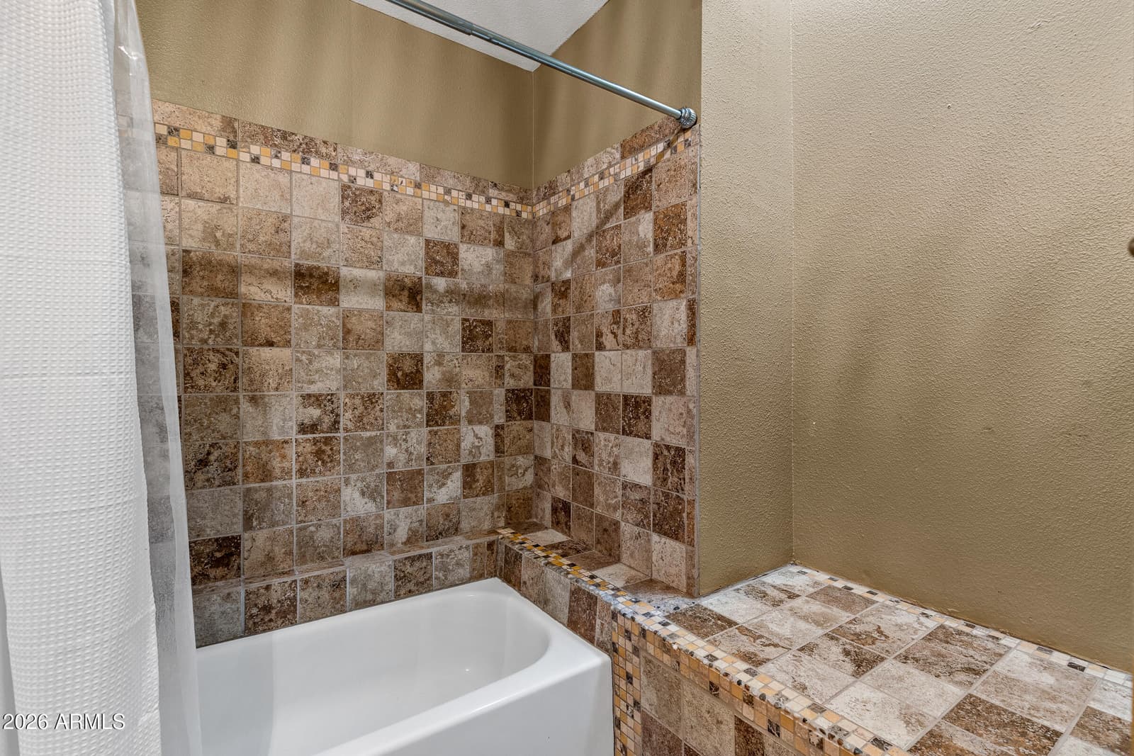 2370 N WHISPERING PINES Way, Flagstaff, AZ 86004 — photo 19 of 39