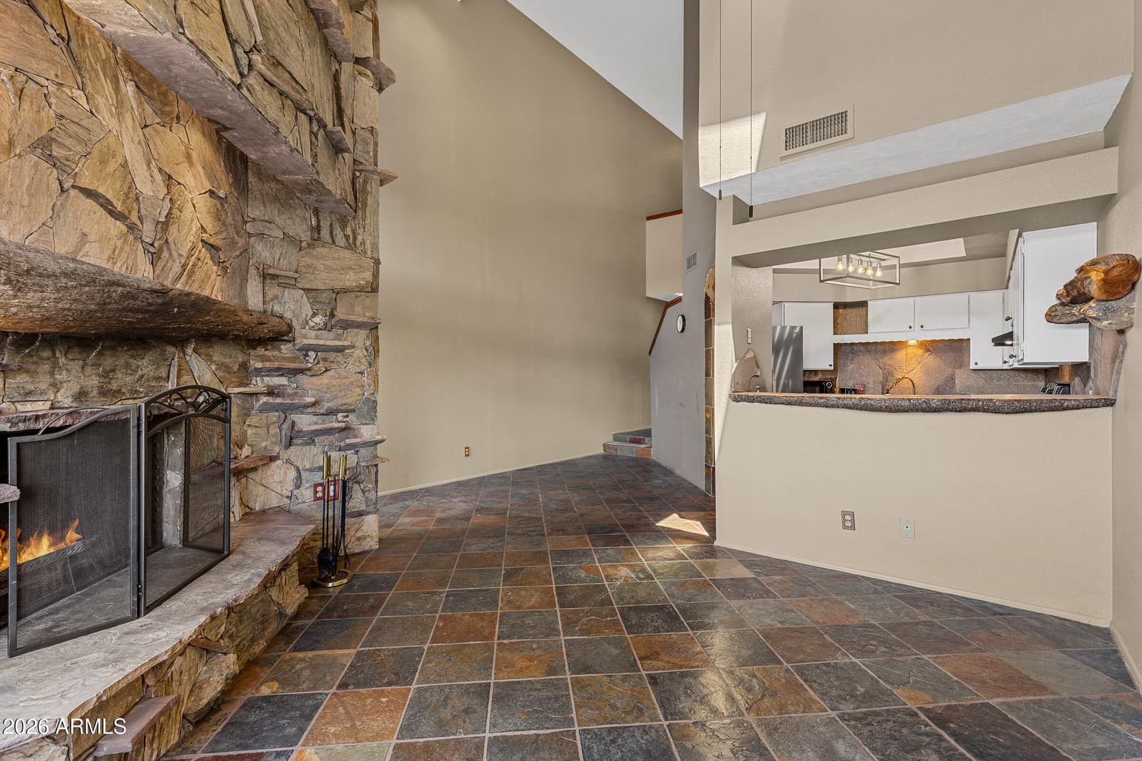 2370 N WHISPERING PINES Way, Flagstaff, AZ 86004 — photo 10 of 39
