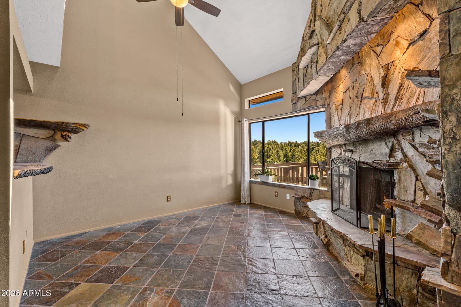 2370 N WHISPERING PINES Way, Flagstaff, AZ 86004 — photo 9 of 39