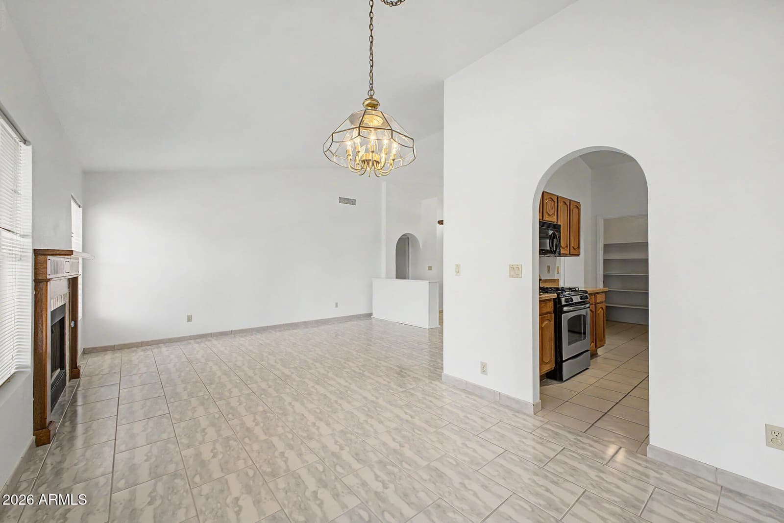 11066 W RUNION Drive, Peoria, AZ 85373 — photo 10 of 30