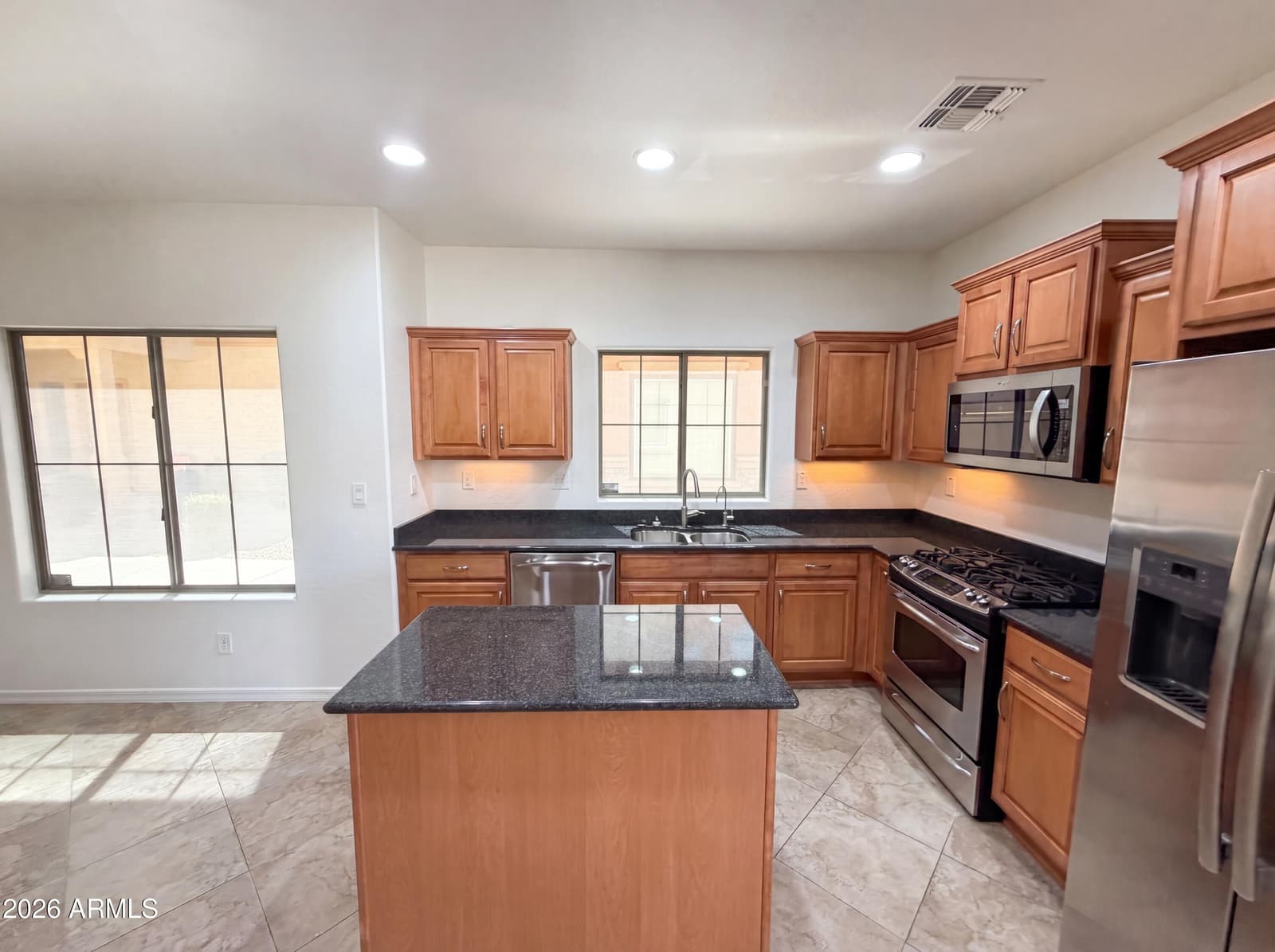 3968 E MELINDA Drive, Phoenix, AZ 85050 — photo 2 of 21