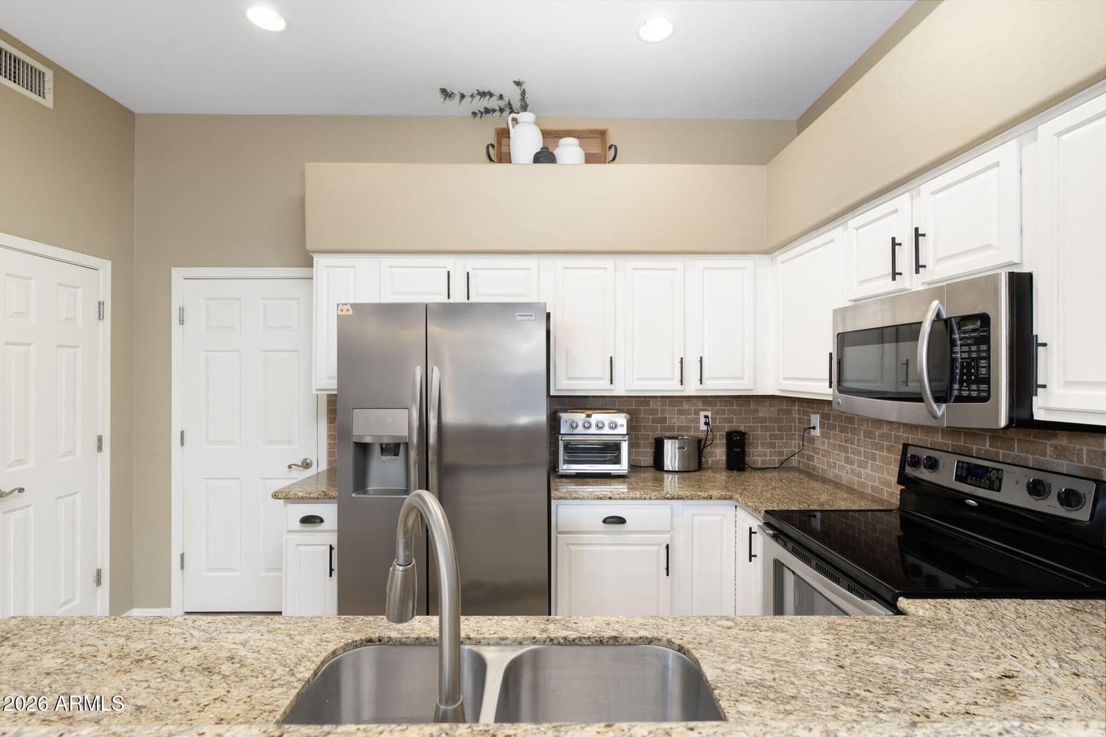 6384 W PONTIAC Drive, Glendale, AZ 85308 — photo 9 of 39