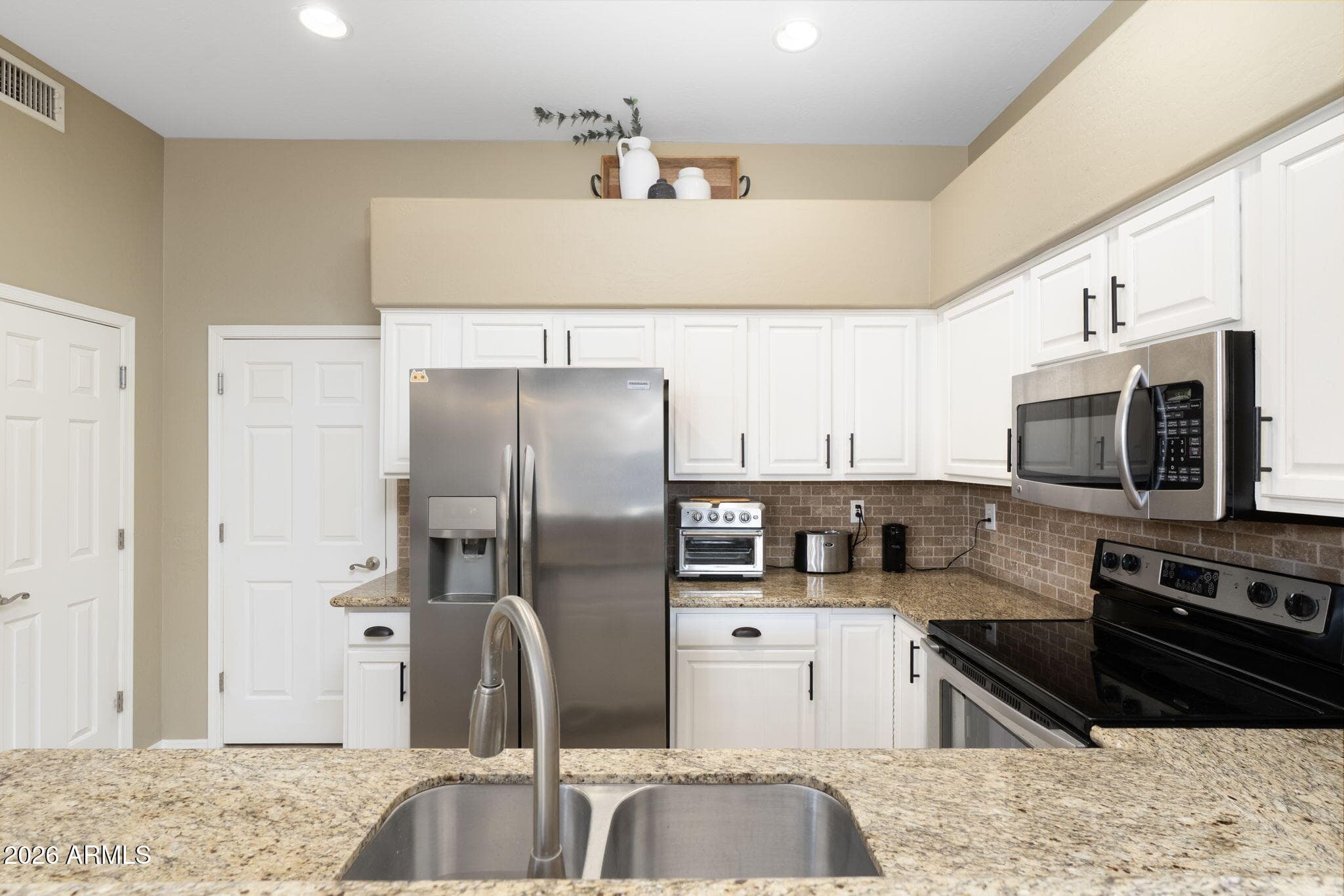6384 W PONTIAC Drive, Glendale, AZ 85308 — photo 9 of 39