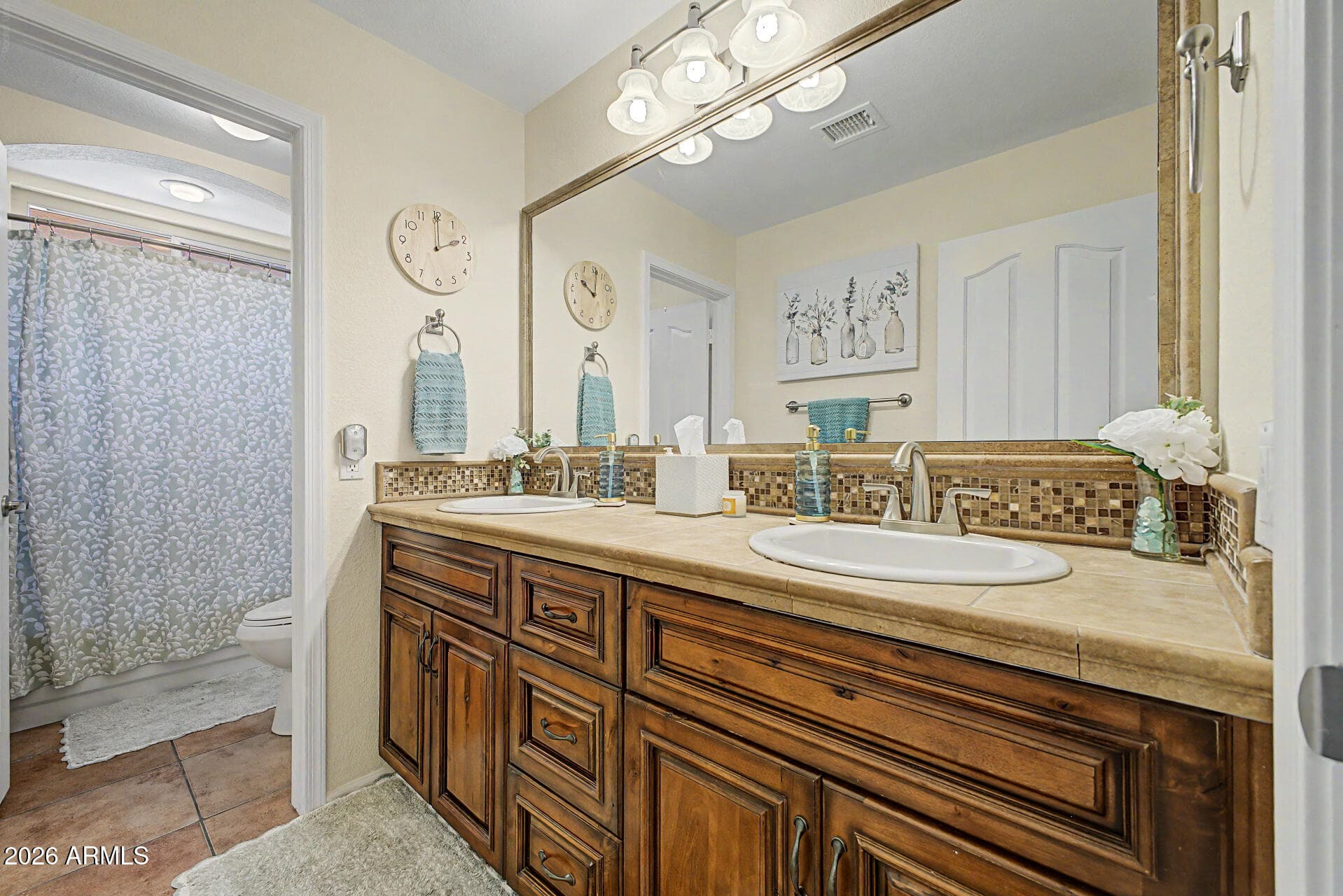 1037 S SCALLOP Drive, Gilbert, AZ 85233 — photo 19 of 32