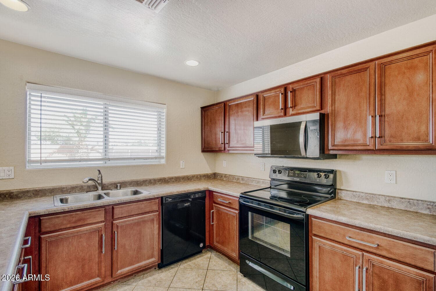 2907 S 91ST Drive, Tolleson, AZ 85353 — photo 13 of 29