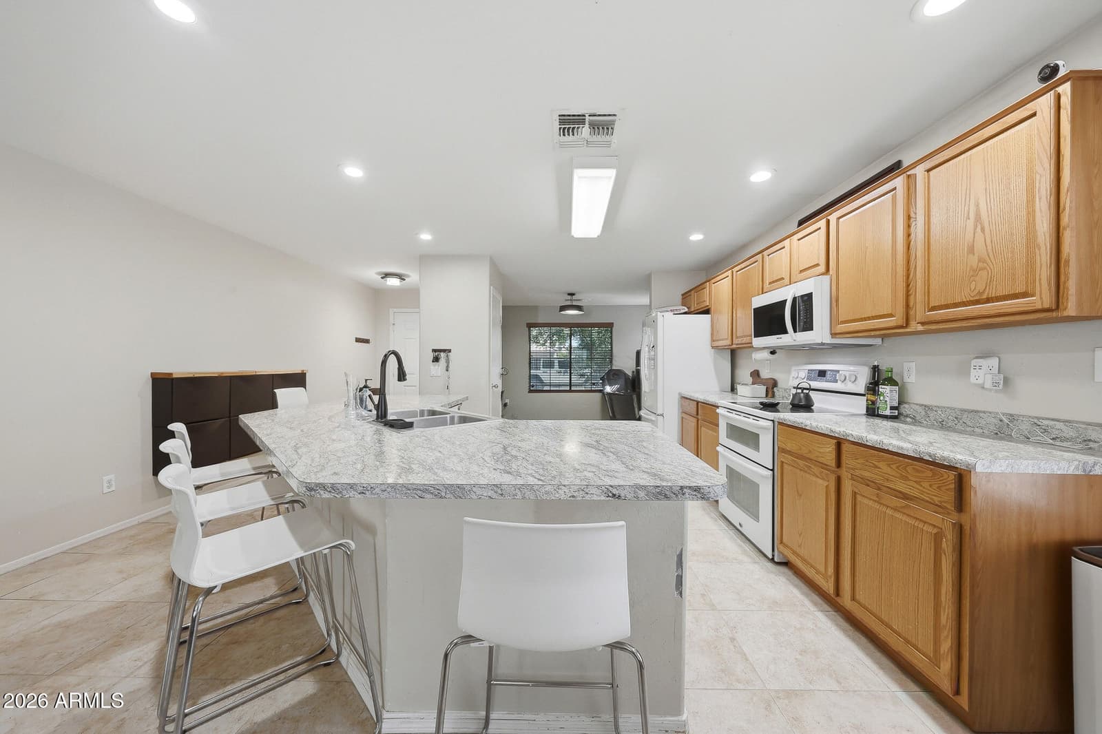 11166 W MOUNTAIN VIEW Drive, Avondale, AZ 85323 — photo 4 of 31