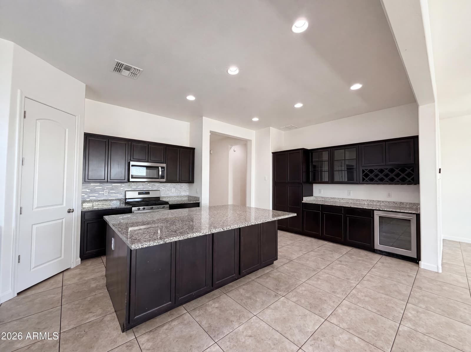 2528 N COMISKEY Drive, Florence, AZ 85132 — photo 8 of 16